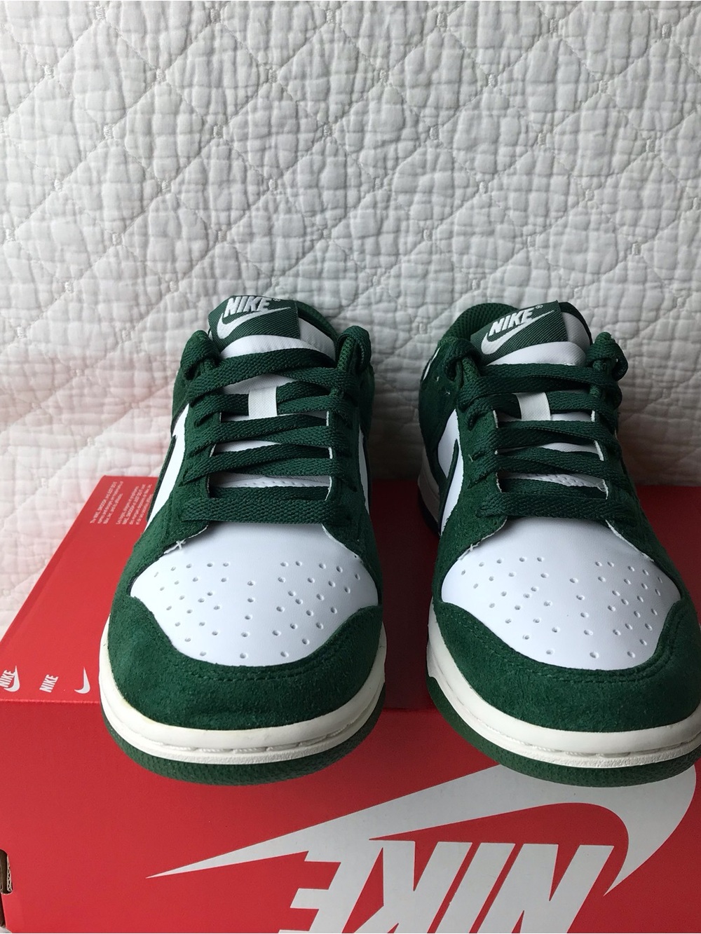Nike Dunk Low Shoes Women’s SZ 6 Gorge Green Gold Mini Swoosh IB4417 100 - Picture 5 of 12